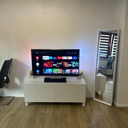 شقة Modernes 1-zimmer Appartment- Mit Doppelbett Und Smart-tv بون