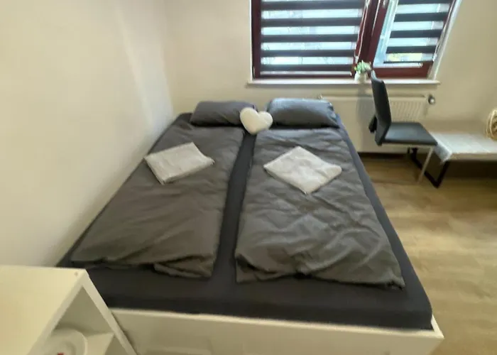 Modernes 1-zimmer Appartment- Mit Doppelbett Und Smart-tv