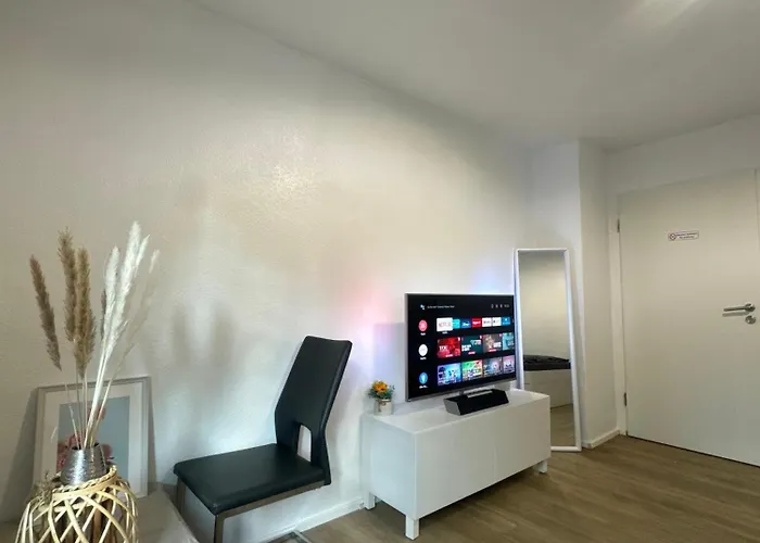 Modernes 1-zimmer Appartment- Mit Doppelbett Und Smart-tv Bonn
